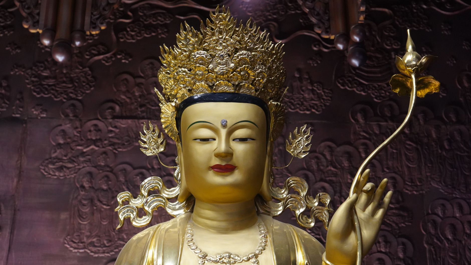 Tôn tượng Địa Tạng Vương Bồ Tát trong chánh điện