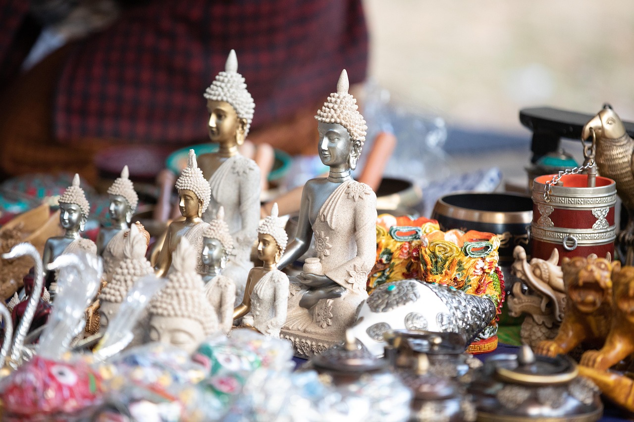 Tôn tượng Phổ Hiền Bồ Tát trong chánh điện