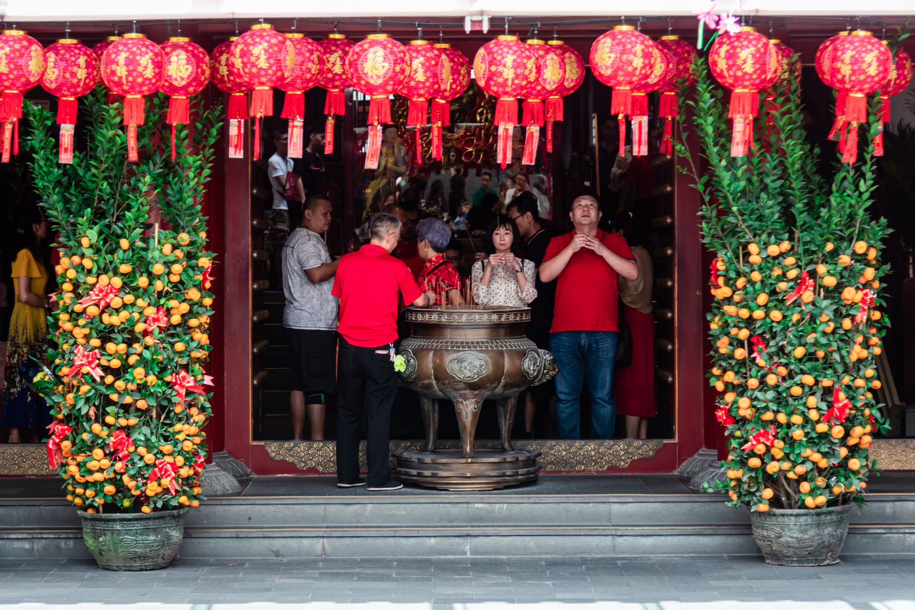 Lễ Hái Lộc Đầu Năm Và Đi Chùa Mùng 1 Tết: Ý Nghĩa Và Cách Đi Chùa Đầu Năm Đúng Pháp