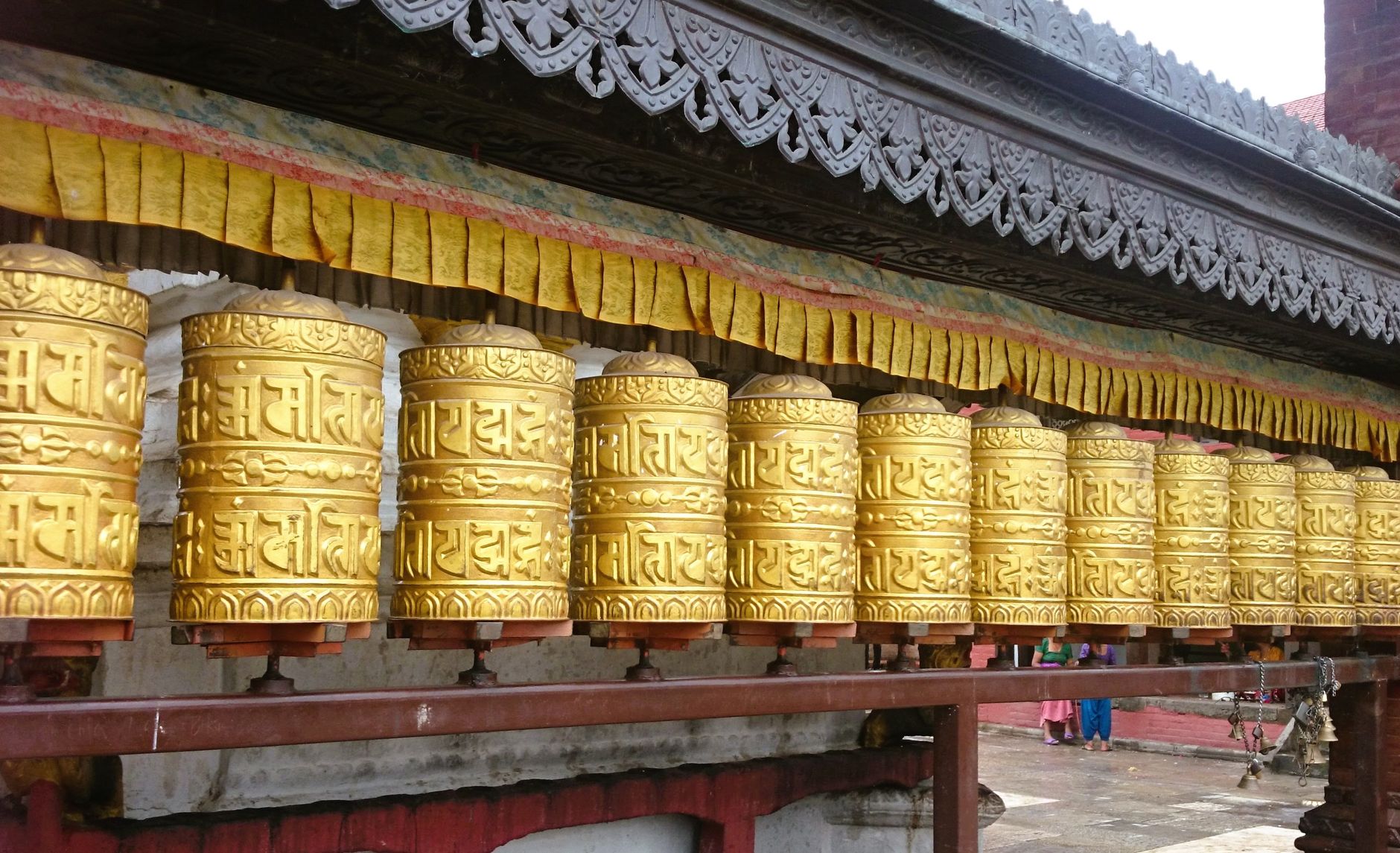 Mạn đà la và bánh xe cầu nguyện trong truyền thống Mật tông