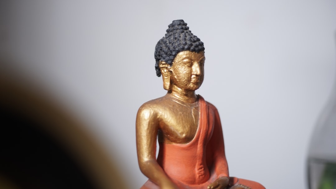 Tượng Phật Tỳ Lô Giá Na tỏa ánh sáng vũ trụ